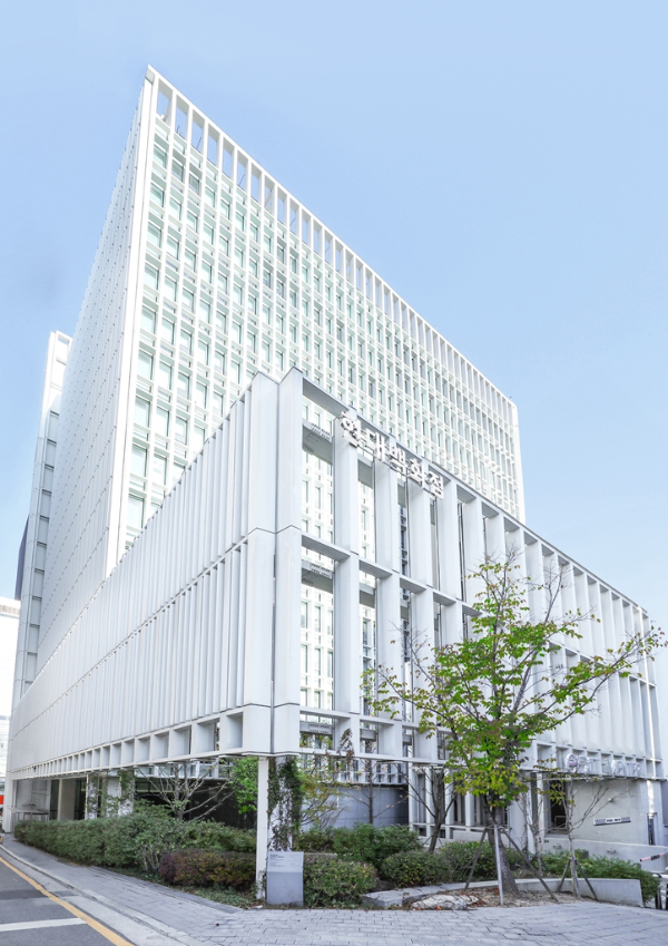 현대백화점이 패션 협력사와 함께 기후위기 대응에 나선다고 23일 밝혔다./사진=현대백화점