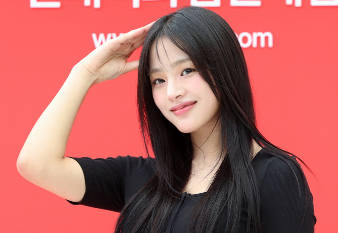 걸그룹 뉴진스의 맴버 민지가 팬덤 버니즈를 향한 애정을 과시하며 감사 인사를 전했다. 사진은 지난 8월1일 서울 중구 을지로 현대백화점면세점에서 열린 포토행사에 참석한 걸그룹 뉴진스 민지. /사진=뉴스1