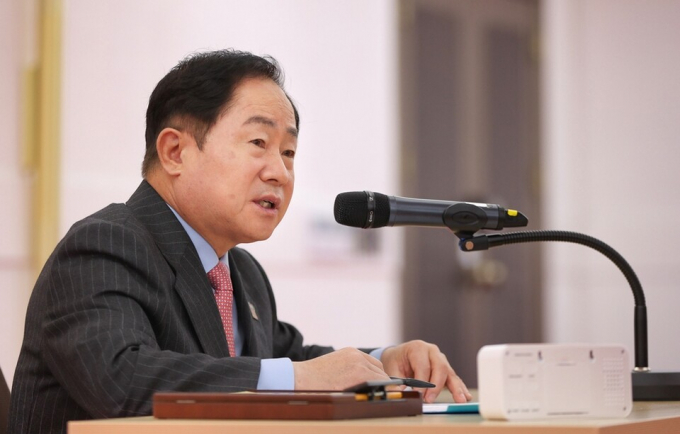 주광덕 남양주시장이 24일 1161억원 규모의 민생안정·지역경제 활성화 종합대책을 발표하고 있다. / 사진제공=남양주시