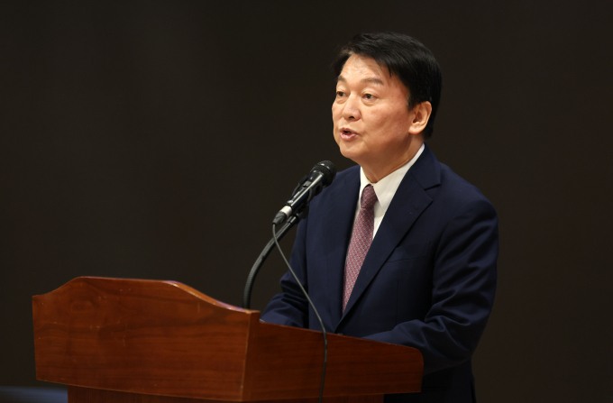 안철수 국민의힘 의원이 비대위원회 구성 이후 당 차원에서의 공식 사과가 필요하다고 말했다. 사진은 안 의원이 지난 22일 서울 용산구 대한의사협회에서 열린 의료농단 저지·책임자 처벌을 위한 전국의사대표자대회에 참석해 연대 발언하는 모습. /사진=뉴시스