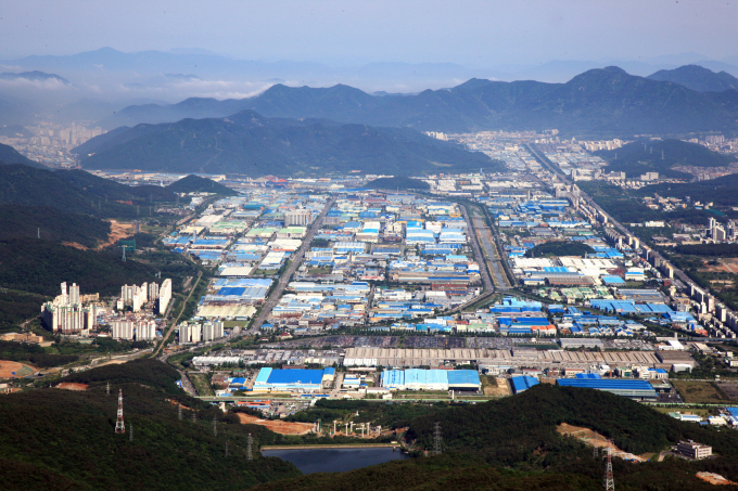 통영과 창원이 남해안 관광, 미래모빌리티 기회발전특구로 지정됐다. 창원은 국가산단 내 미래보빌리티 산업 거점으로 조성된다. 사진은 창원국가산단전경 모습./사진=경남도