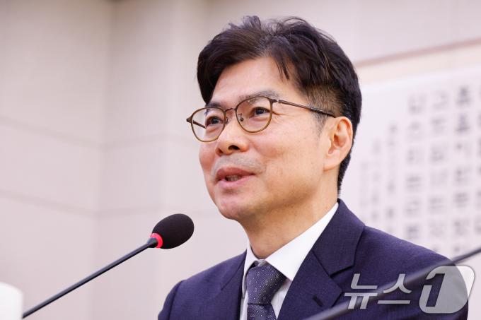 마용주 대법관 후보자가 26일 서울 여의도 국회에서 열린 인사청문회에 출석해 의원 질의에 답하고 있다. 2024.12.26/뉴스1 ⓒ News1 안은나 기자