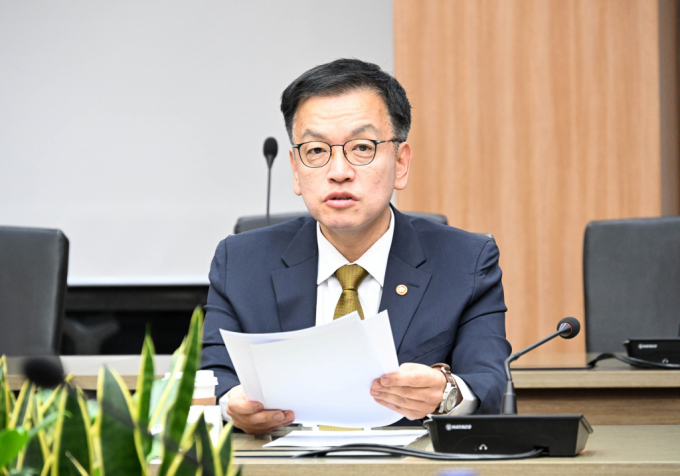 최상목 경제부총리 겸 기획재정부 장관이 27일 서울 영등포구 한국수출입은행에서 열린 거시경제·금융현안 간담회를 주재하고 있다./사진=기획재정부
