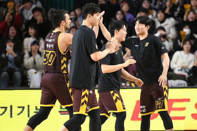 프로농구 8연승을 기록한 창원 LG(KBL 제공)