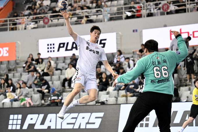 H리그 충남도청의 오황제(H리그 제공)