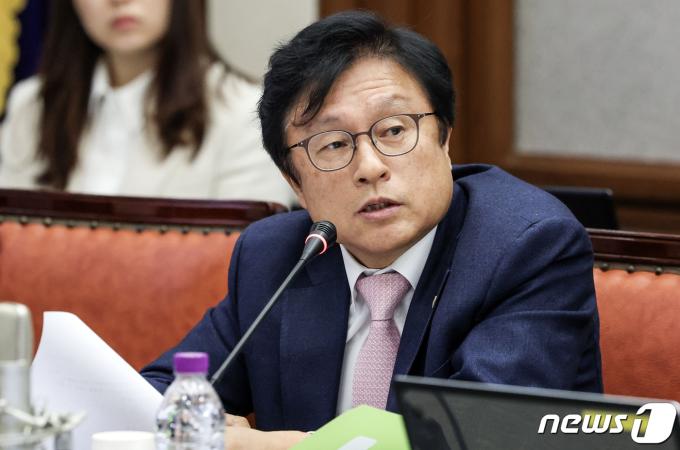 박형수 국민의힘 의원이 24일 오전 서울 서초구 서울고검에서 열린 국회 법제사법위원회 국정감사에서 질의하고 있다. 2023.10.24/뉴스1 ⓒ News1 국회사진취재단