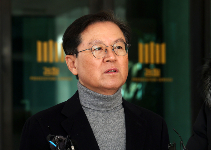 윤석열 대통령을 대리하는 윤갑근 변호사가 대통령이 수사를 피하는 것이 아니라고 항변하는 한편 헌법재판소에 권한쟁의심판을 청구하는 한편 효력정지 가처분 신청을 했다. /사진=뉴시스