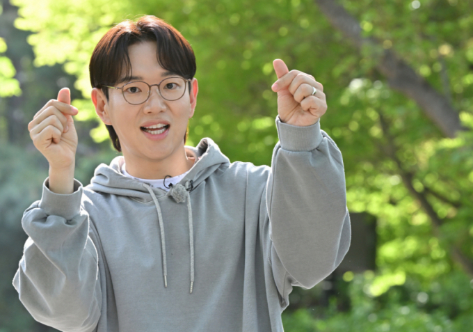 방송인 장성규가 제주항공 여객기 참사 희생자를 애도하며 기부 행렬에 동참했다. 사진은 예능 '2장 1절' 제작발표회 모습. /사진=KBS 제공