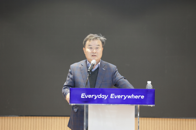 이동채 에코프로 창업주가 2일 오창 에코프로 본사에서 신년사를 하고 있다. /사진=에코프로