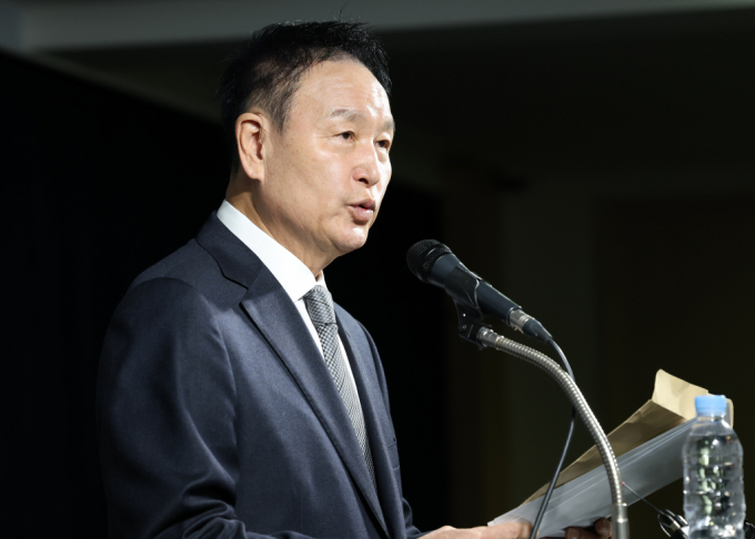 허정무 후보자가 신청한 대한축구협회 회장선거 가처분 신청이 첫 재판에 돌입한다. 사진은 3일 서울 종로구 축구회관에서 열린 기자회견에서 지지연결을 이어간 허정무 후보자의 모습. /사진=뉴스1