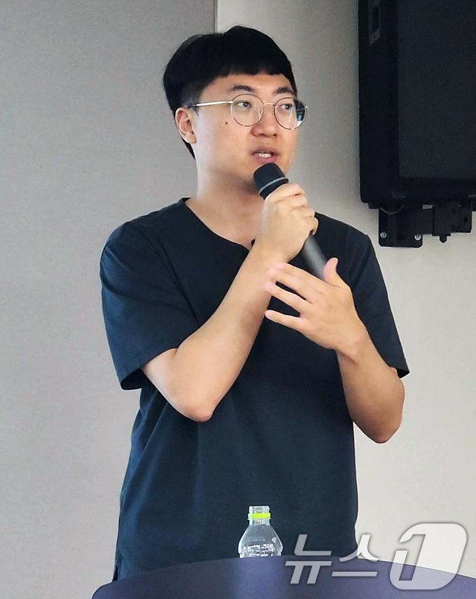 '충주시 홍보맨' 김선태 주무관이 지난해 7월 3일 세종시 중소벤처기업부에서 '틀을 깨면, 개인도 조직을 바꿀 수 있다'는 주제로 적극 행정 문화 확산 교육을 하고 있다. (중소벤처기업부 제공) 2024.7.3/뉴스1