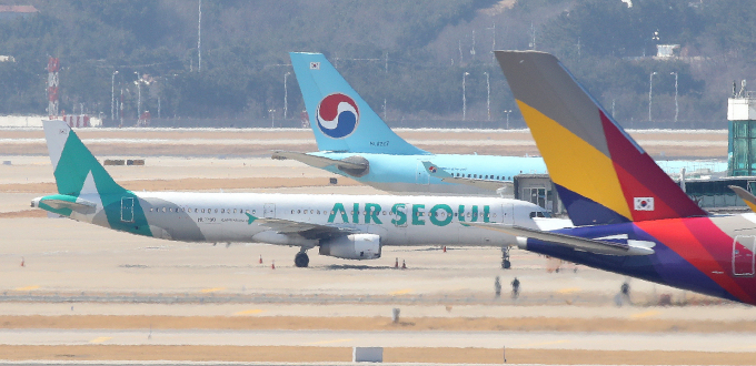 대한항공과 아시아나항공의 합병으로 계열 저비용항공사들의 통합 논의가 시작되고 있다. /사진=뉴스1