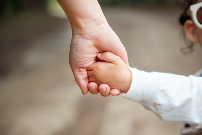 올해 최저시급인 1만30원으로 베이비시터를 구하는 글이 뭇매를 맞고 있다. /사진=이미지투데이