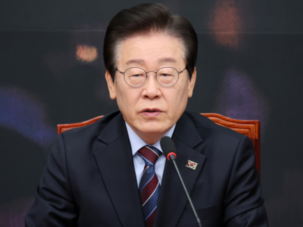 이재명 더불어민주당 대표가 공직선거법 위반 혐의 항소심 재판을 앞두고 변호인단 일부가 사임했다. 사진은 이재명 더불어민주당 대표가 13일 오전 서울 여의도 국회에서 열린 최고위원회의에서 발언하는 모습. /사진=뉴시스