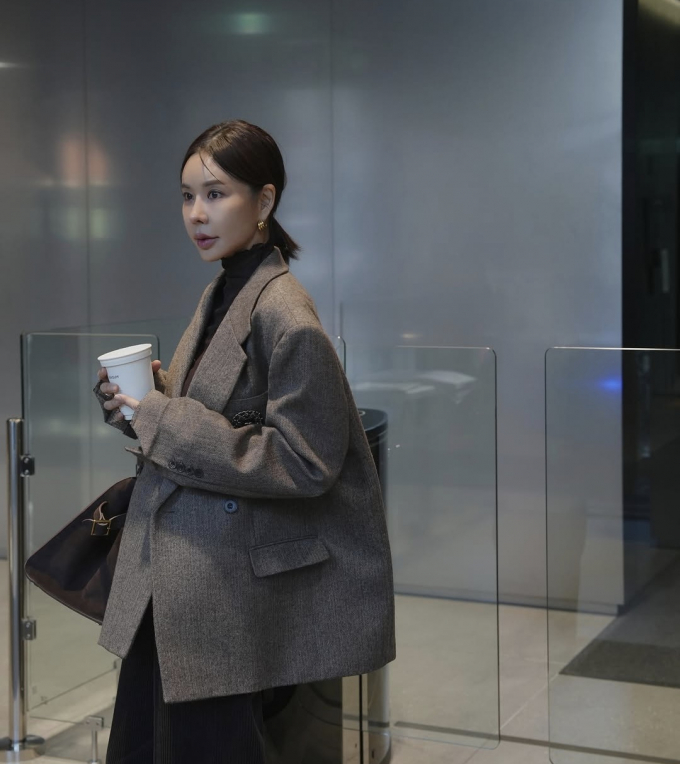 방송인 김준희가 쇼핑몰 사업을 중단하겠다고 전했다. /사진=김준희 인스타그램