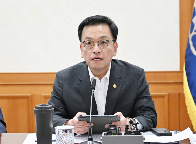 최상목 대통령 권한대행 부총리 겸 기획재정부 장관이 무안국제공항 제주항공 참사 범정부 지원조직을 다음주부터 가동하겠다고 말했다. 사진은 최 권한대행이 지난 16일 서울 종로구 정부서울청사에서 열린 '2025년 외교 안보 분야 주요현안 해법회의'에서 모두발언을 하는 모습. /사진=뉴스1(기획재정부 제공) 