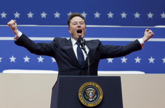 일론 머스크 테슬라 최고경영자(CEO)가 도널드 트럼프 47대 미국 대통령 취임식에서 나치를 연상시키는 경례를 했다./사진=로이터