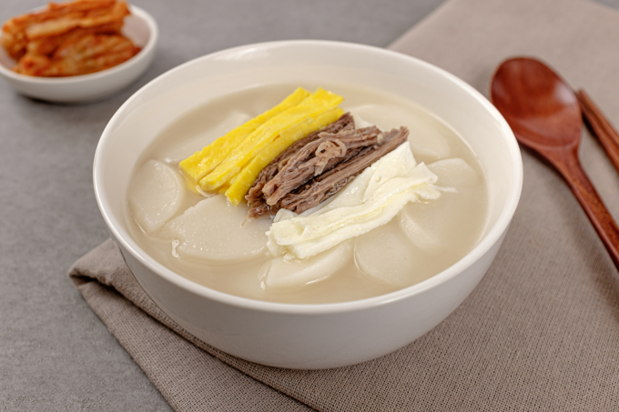 설 명절 대표 음식인 떡국은 밥 두공기에 맞먹는 칼로리다. /사진=이미지투데이