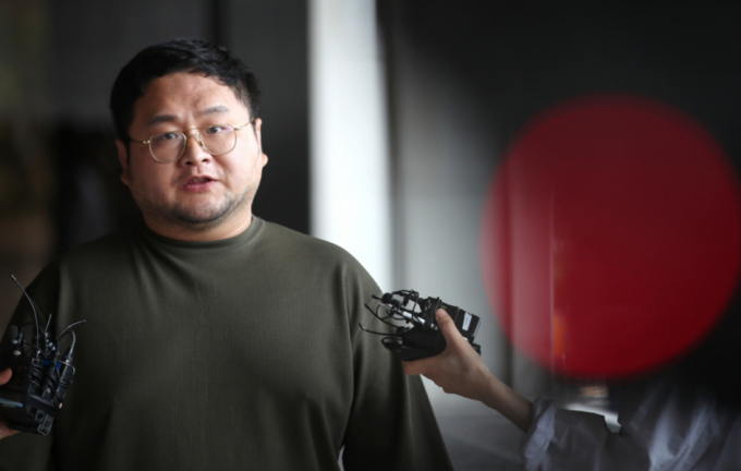 쯔양(본명 박정원)을 협박해 수천만원을 갈취한 혐의를 받는 구제역(본명 이준희)이 보석 석방됐다. 사진은 지난해 7월 서울중앙지검에 자진 출석하는 모습/사진=뉴스1