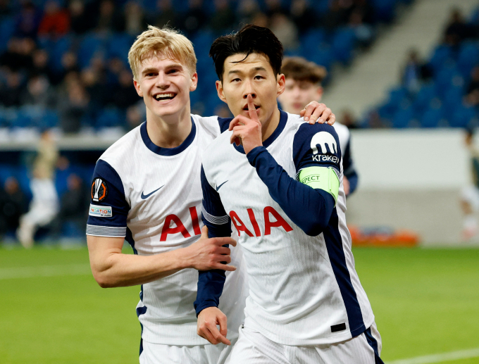 잉글랜드 프리미어리그(EPL) 토트넘 홋스퍼에서 뛰고 있는 손흥민이 호펜하임과의 경기에서 시즌 9·10호골을 기록했다. 사진은 지난 23일(현지시각) 독일 프리제로 아레나에서 열린 호펜하임과의 경기에서 활약을 펼친 손흥민(오른쪽)의 모습. /사진=로이터