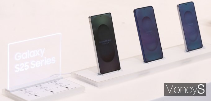 [머니S픽] AI 기능 대폭 강화… 삼성전자 '갤럭시 S25' 사전 예약, 돌입