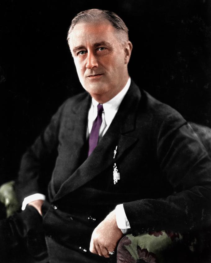 프랭클린 D. 루스벨트. (출처: Colorized by @renklitarih, origanally created by U.S Government or N.Y. Government(1930), Public domain, via Wikimedia Commons)