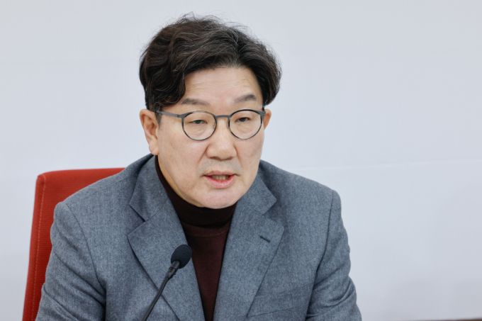 국민의힘 권영세 비상대책위원장과 권성동 원내대표(사진)가 오는 3일 윤석열 대통령 접견을 위해 경기 의왕 서울구치소를 찾는다. 권성동 국민의힘 원내대표가 2일 서울 여의도 국회에서 현안 관련 기자간담회에 나섰다. /사진=뉴스1