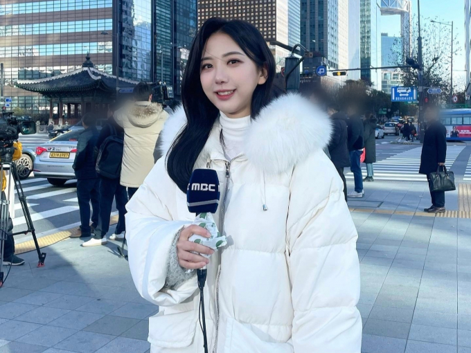  MBC 기상캐스터 오요안나에 대한 사내 괴롭힘 가해자 중 한 명으로 지목된 모 기상캐스터가 직장인 법정 필수 교육에 포함된 '직장내 괴롭힘 금지 홍보영상'을 촬영한 사실이 알려졌다. /사진=고 오요안나 인스타그램
