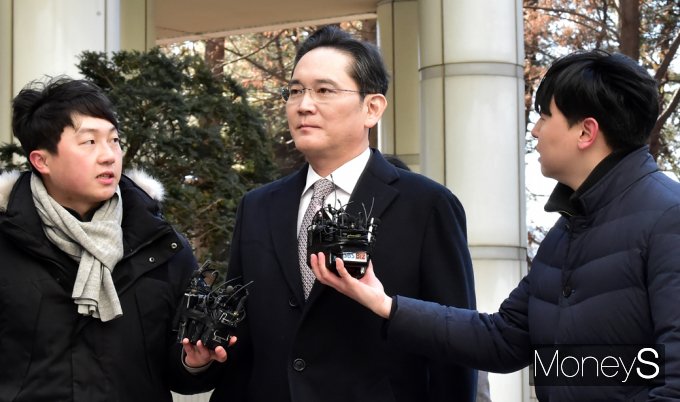 [머니S포토] 1심 무죄 '이재용' 회장, 항소심 선고 결과는…