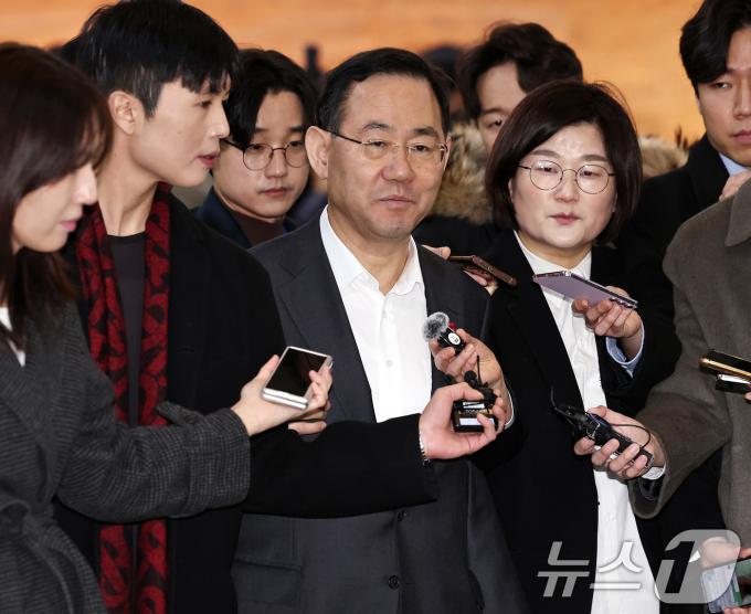 주호영 국민의힘 의원이 서울 여의도 국회에서 열린 의원총회에 참석하고 있다. 2024.12.14/뉴스1 ⓒ News1 구윤성 기자