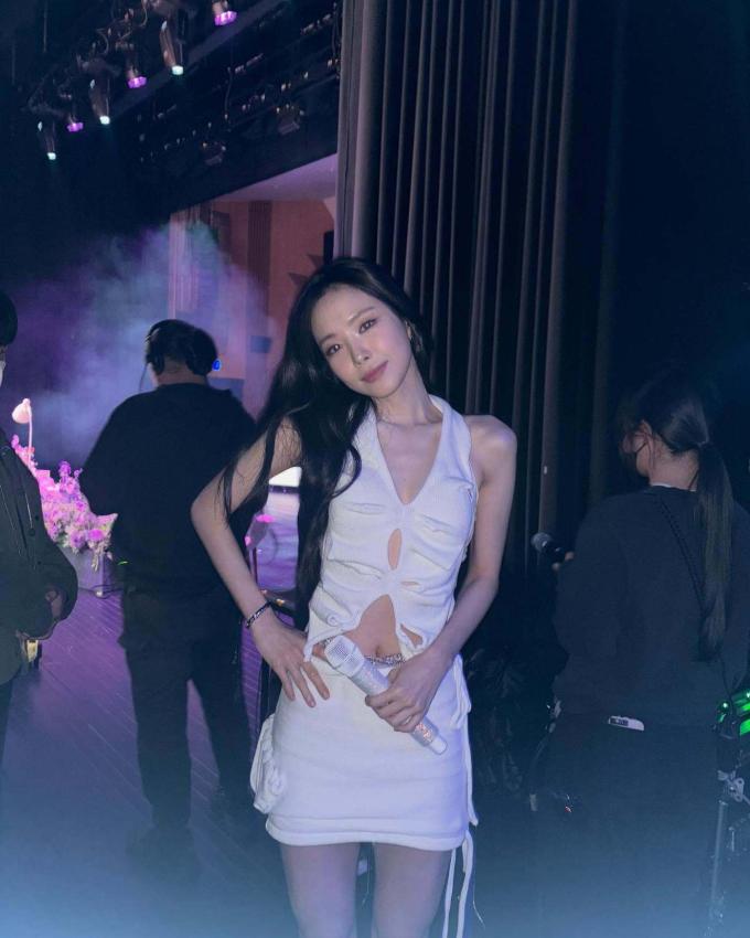 손나은 SNS