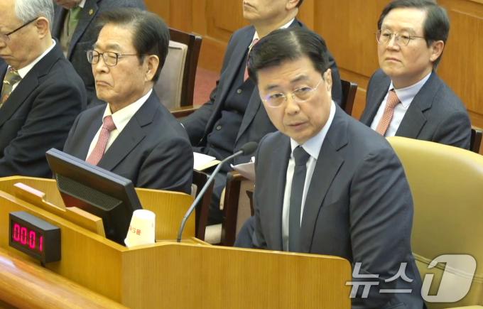 [뉴스1 PICK]내란 증언 봇물 터진 탄핵 변론…윤 대통령은 '달 그림자' 운운