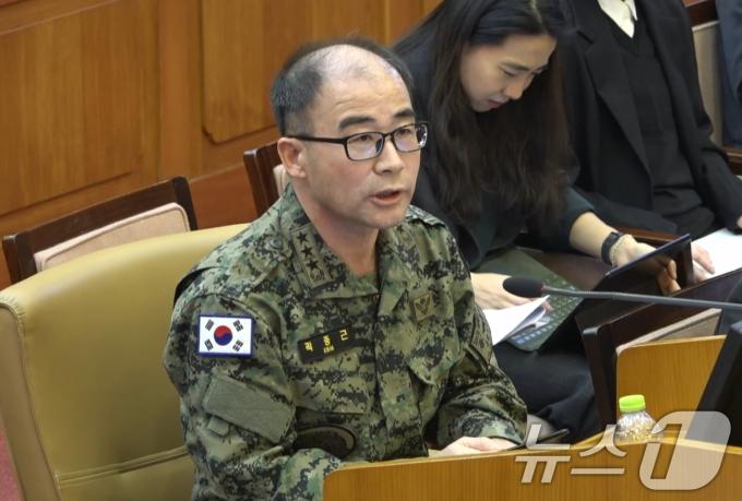 곽종근 전 육군 특수전사령관이 6일 서울 종로구 헌법재판소에서 열린 탄핵 심판 6차 변론기일에서 질문에 답하고 있다. (헌법재판소 제공) 2025.2.6/뉴스1 ⓒ News1 임세영 기자