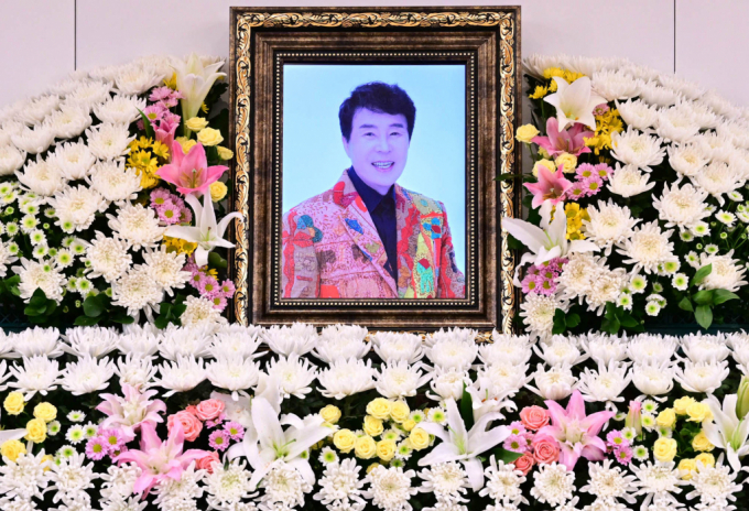 가수 이루가 고 송대관을 추모하며 아버지 태진아의 현재 상태를 밝혔다. 사진은 7일 서울 종로구 서울대학교병원 장례식장에 '국민 트로트 가수' 고 송대관의 빈소 모습. /사진=뉴스1(공동취재단)