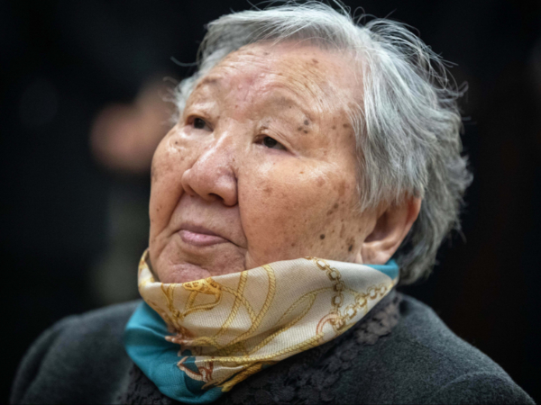 일본군 위안부 피해자 길원옥 할머니가 향년 97세로 별세했다. 사진은 일본군 위안부 피해자 길원옥 할머니가 2019년 1월29일 서울 서대문구 신촌세브란스병원 장례식장에 마련된 일본군 위안부 피해자 고(故) 김복동 할머니 빈소를 찾아 조문하고 있는 모습. /사진=머니투데이