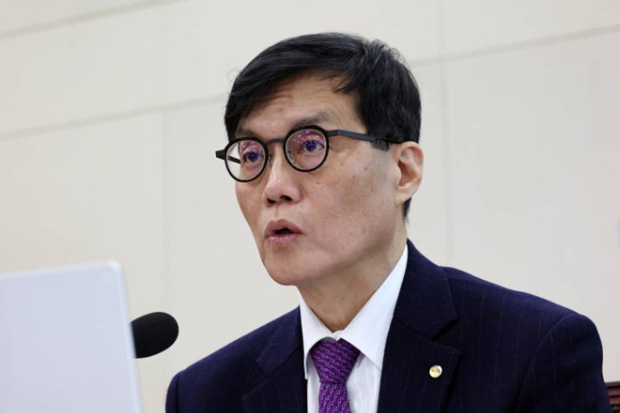 이창용 한국은행 총재가 18일 오전 서울 여의도 국회에서 열린 기획재정위원회 전체회의에서 의원 질의에 답변하고 있다./사진=뉴시스
