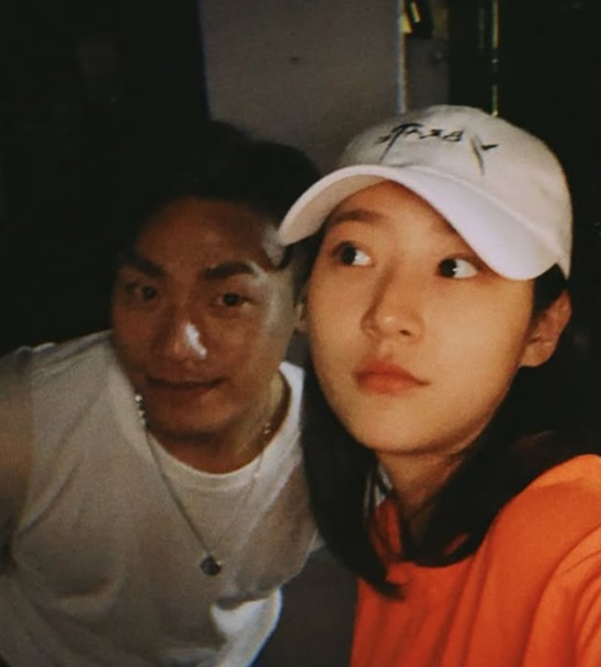 배우 김새론의 죽음에 먹먹한마음을 전했던 밴드 '위아더나잇' 김보람(왼쪽)이 심경글을 게재했다. /사진=김보람 인스타그램