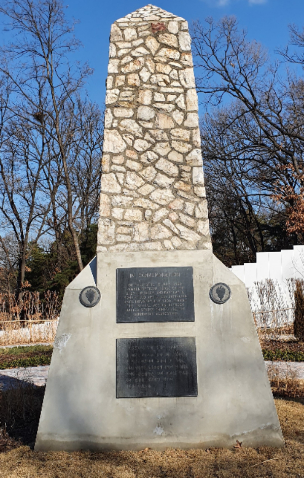 1950년 7월5일 오산 죽미령 전투에서 희생된 유엔군 스미스 부대원을 기리기 위해 1955년 7월5일 살아남은 스미스부대원들이 쌓은 옛 유엔군초전기념비. / 사진=김동우 기자