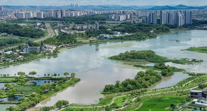 의왕 왕송저수지 전경. /사진제공=경기도