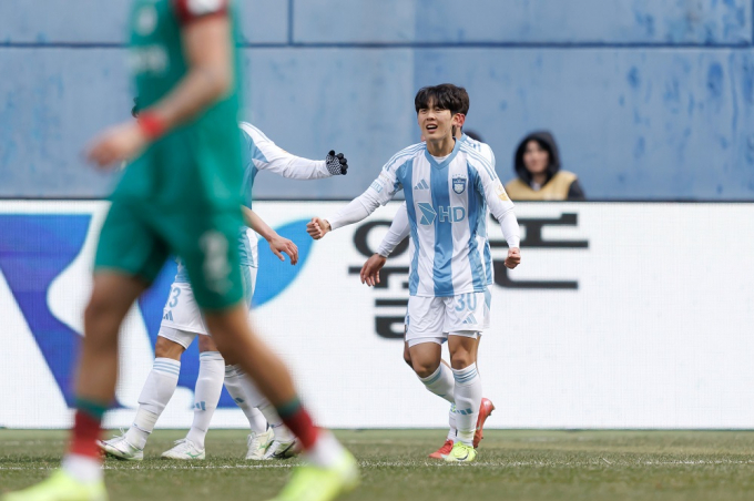 울산HD가 대전 하나시티즌을 제압하고 개막 첫 승에 성공했다. 사진은 지난 23일 대전월드컵경기장에서 열린 '하나은행 K리그1 2025' 2라운드 경기에서 선제골을 터트린 윤재석의 모습. /사진=울산HD 제공