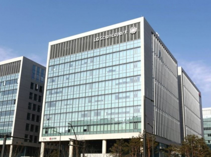 LG CNS가 상장 이후 주가가 부진한 흐름을 보이고 있다./사진=LG CNS 마곡사옥 전경