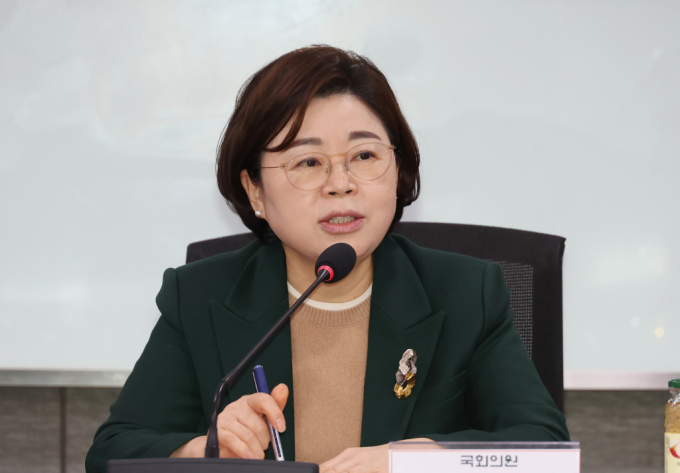 김정재 국민의힘 의원이 17일 서울 여의도 국회 의원회관에서 열린 신유형 장기임대주택 도입 필요성과 추진방향 토론회에서 개회사를 하고 있다./사진제공=뉴시스