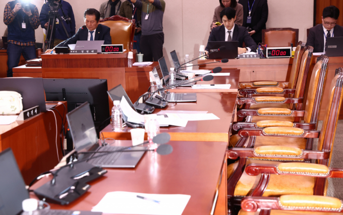 지난26일 오후 서울 여의도 국회에서 열린 법제사법위원회 전체회의에서 명태균 특검법과 상법 개정안 등이 통과됐다./ 사진=뉴스1 김민지 기자  