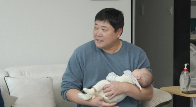 50대 늦깎이 아빠 양준혁의 생후 78일 된 딸이 최초 공개된다./사진=SBS 제공