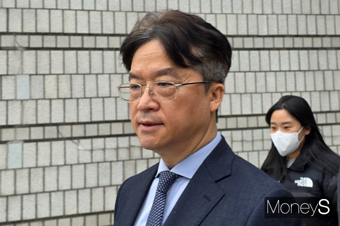 [머니S픽] '횡령·배임' bhc 박현종 전  회장, 이르면 오늘 구속여부 결정