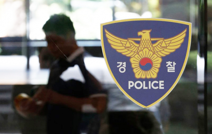 경찰이 음주운전과 역주행 사고를 냈지만 음주측정을 거부한 남성을 조사하고 있다. 기사내용과 무관함. /사진=뉴시스
