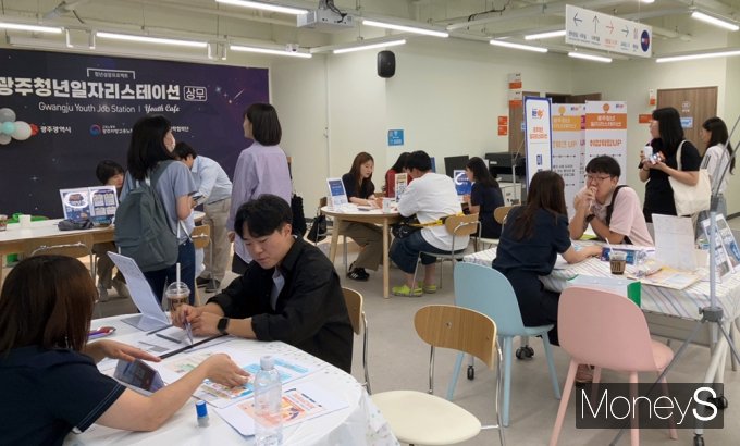 광주청년일자리스테이션 상무센터에서 열렸던 청년고용정책홍보 '청정팝스'/사진=광주대학교 제공.