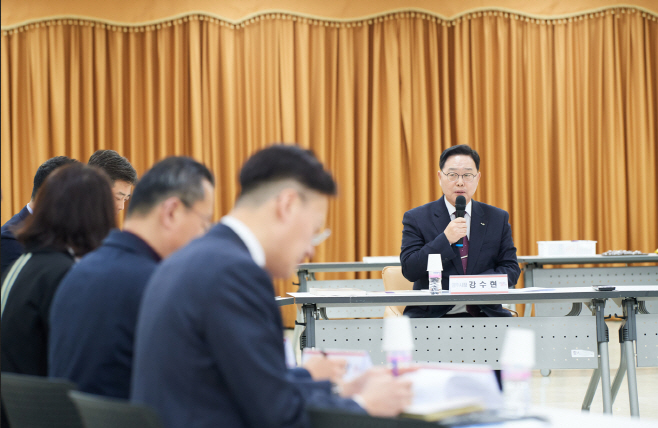 강수현 양주시장이 5일 시청 대회의실에서 열린 양주문화관광재단 설립 타당성 검토 최종 보고회에 참석, 인사말을 하고 있다. /사진제공=양주시