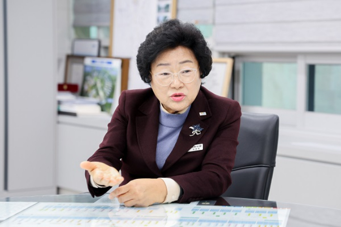 경기 동부권 최초로 특목고 이천과학고 유치에 성공한 김경희 경기 이천시장.  /사진제공=이천시 