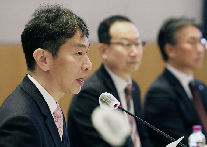이복현 금융감독원장이 13일 오전 서울 영등포구 한국경제인협회 컨퍼런스센터에서 열린 '기업·주주 상생의 거버넌스 구축을 위한 열린 토론'에서 모두발언을 하고 있다./사진=뉴스1